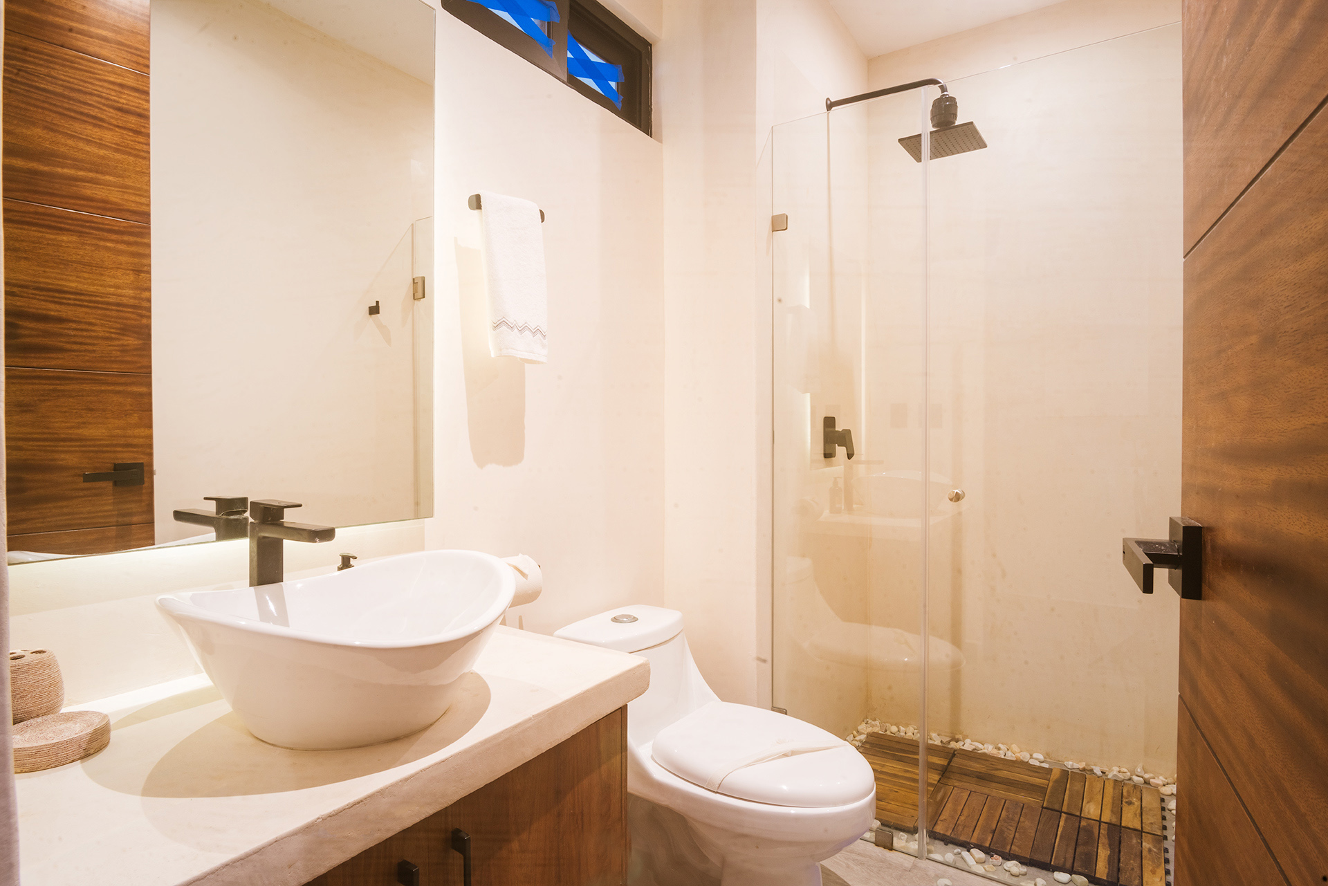 Chaac-penthouse-bathroom